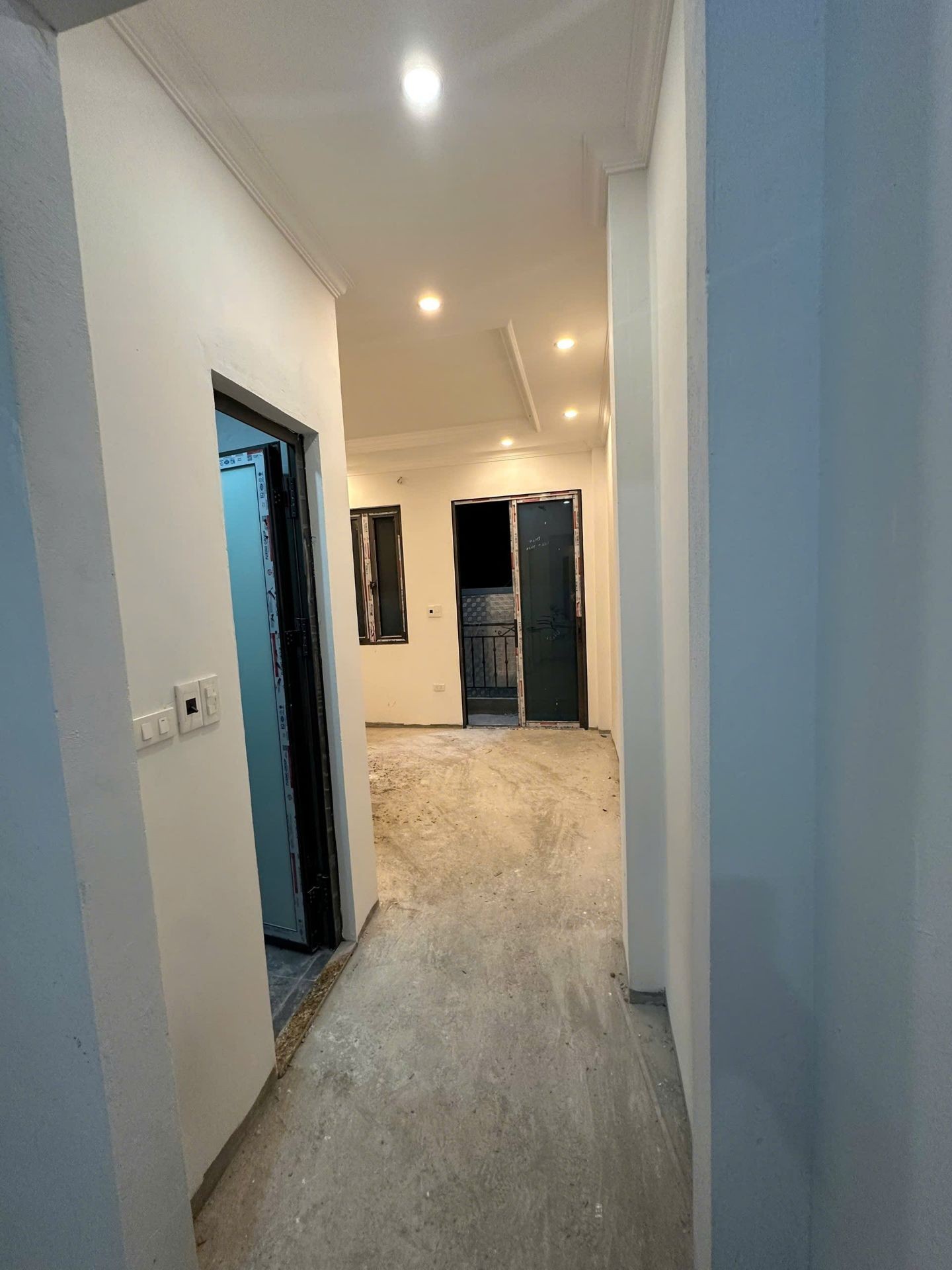 Bán nhà Thịnh Liệt - diện tích 61m2 6 tầng - Gara ô tô - giá 19,3 tỷ