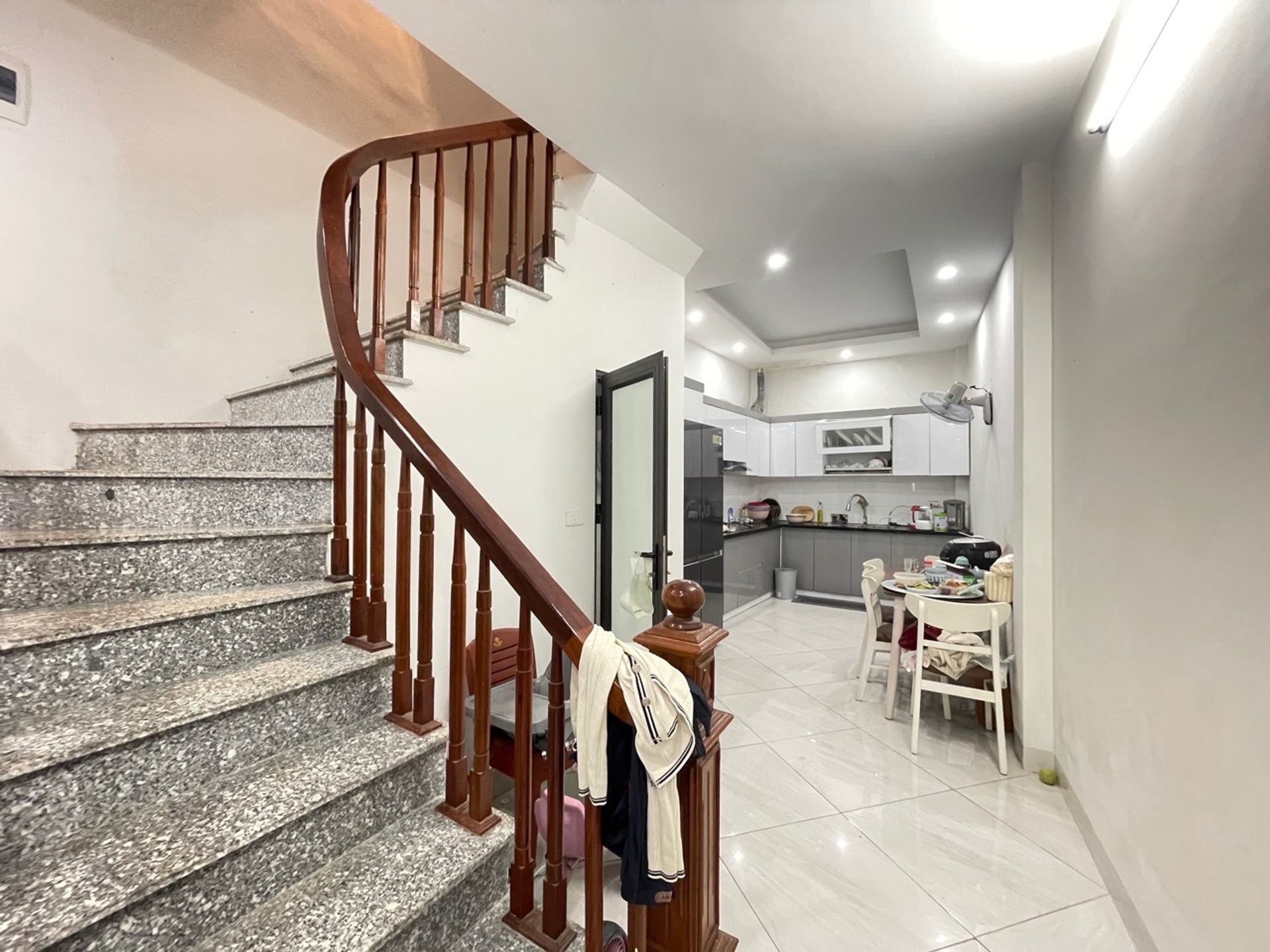 Bán nhà Định Công Thượng - diện tích 48m2 2 tầng - nhà siêu thoáng - giá 3,15 tỷ