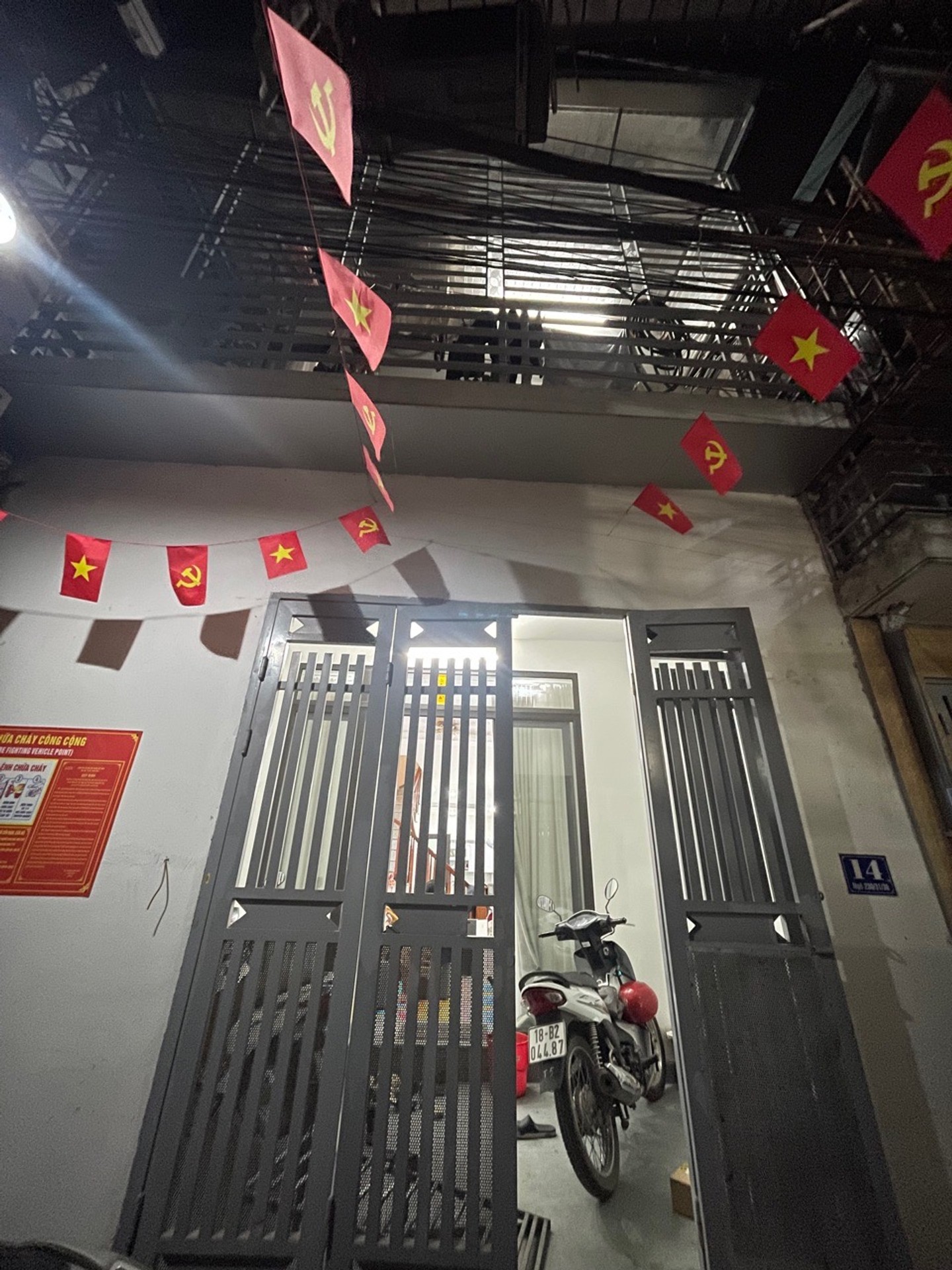 Bán nhà Định Công Thượng - diện tích 48m2 2 tầng - nhà siêu thoáng - giá 3,15 tỷ