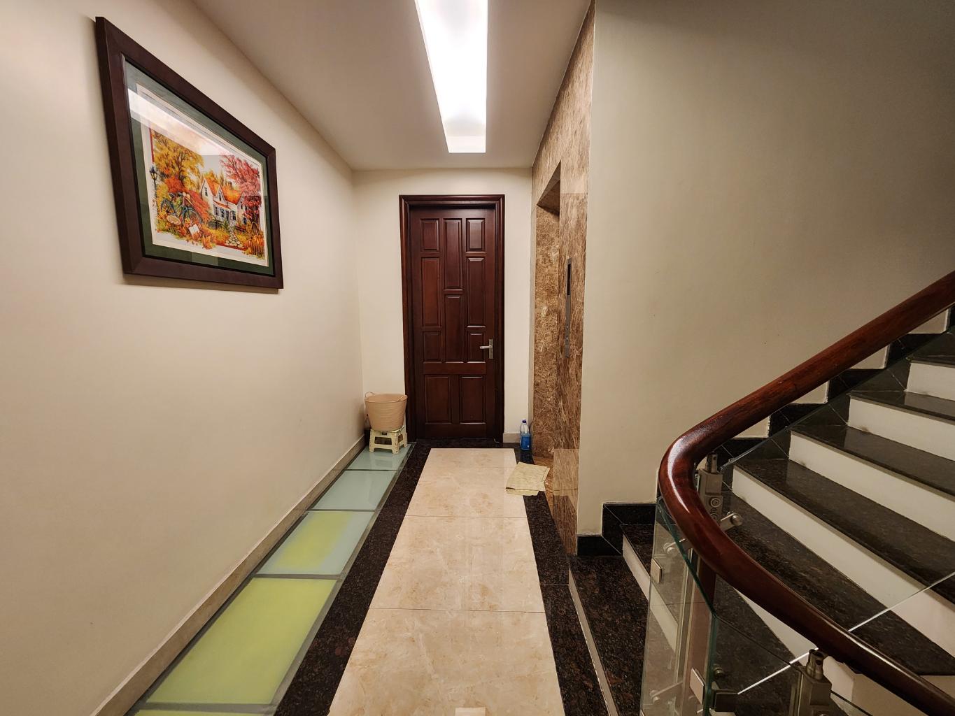 Bán nhà Quan Thổ 1 - diện tích 94m2 6 tầng - Ô TÔ - ĐẤT THỔ - NHÀ ĐẸP - giá 36 tỷ