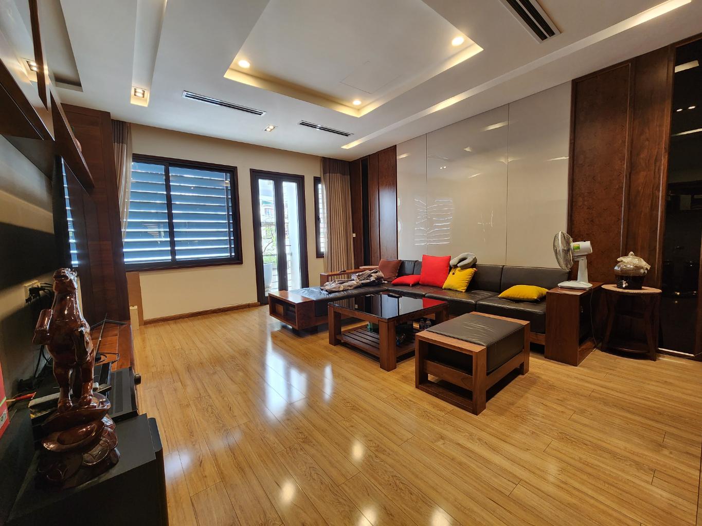 Bán nhà Quan Thổ 1 - diện tích 94m2 6 tầng - Ô TÔ - ĐẤT THỔ - NHÀ ĐẸP - giá 36 tỷ