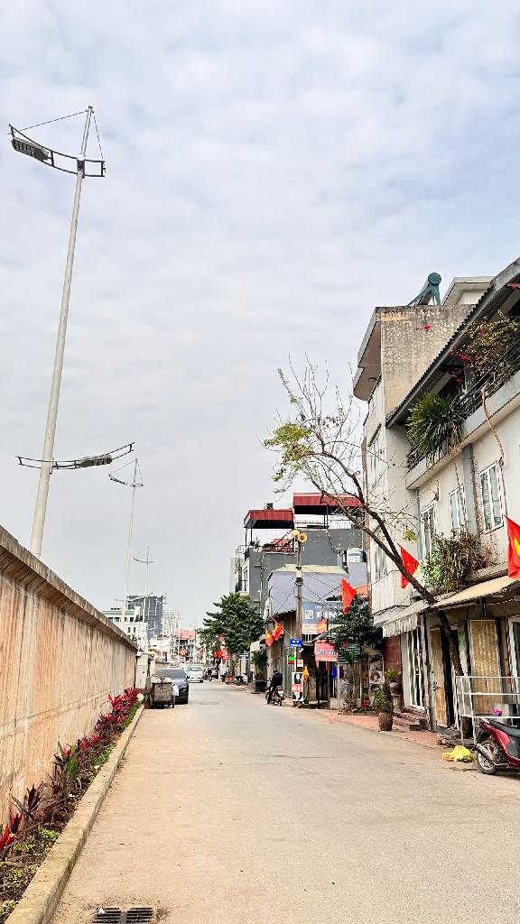 Bán nhà Âu Cơ - diện tích 110.2m2 1 tầng - Ô tô tránh - giá 30 tỷ