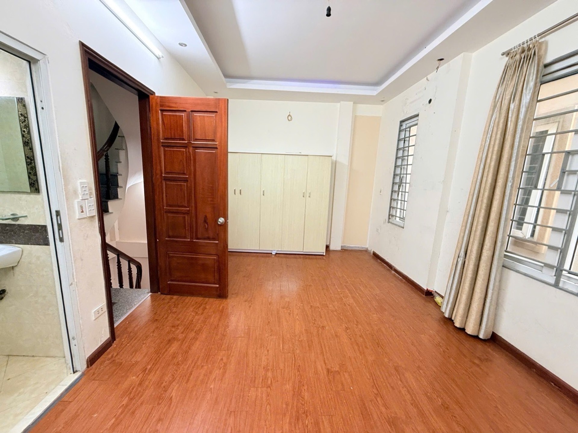 Bán nhà Trần Khát Chân - diện tích 30m2 5 tầng - Ngõ nông - giá 9,2 tỷ