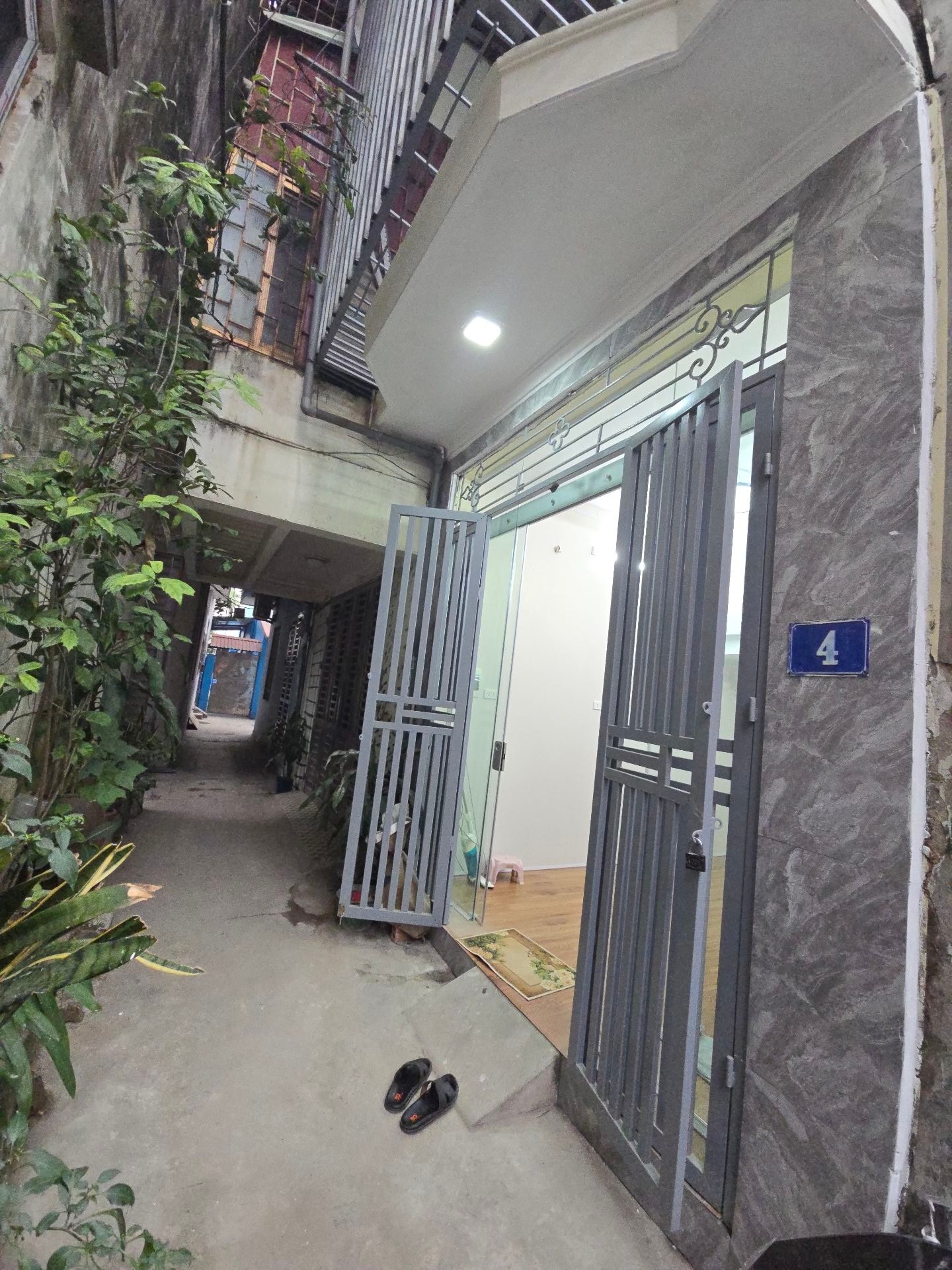 Bán nhà Thanh Đàm - diện tích 20m2 2 tầng - gần ô tô - giá 4,8 tỷ