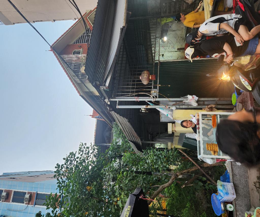 Bán nhà Đỗ Đức Dục - diện tích 250m2 3 tầng - Mảnh đất vàng hiếm có - giá 79 tỷ