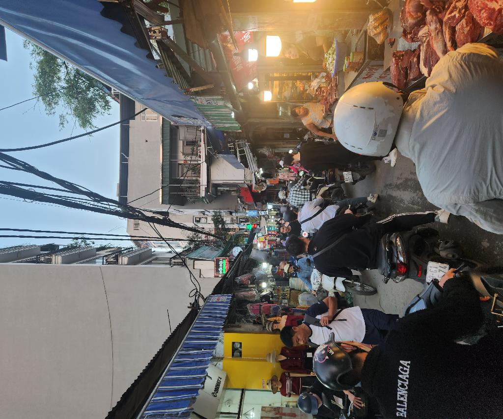 Bán nhà Đỗ Đức Dục - diện tích 250m2 3 tầng - Mảnh đất vàng hiếm có - giá 79 tỷ