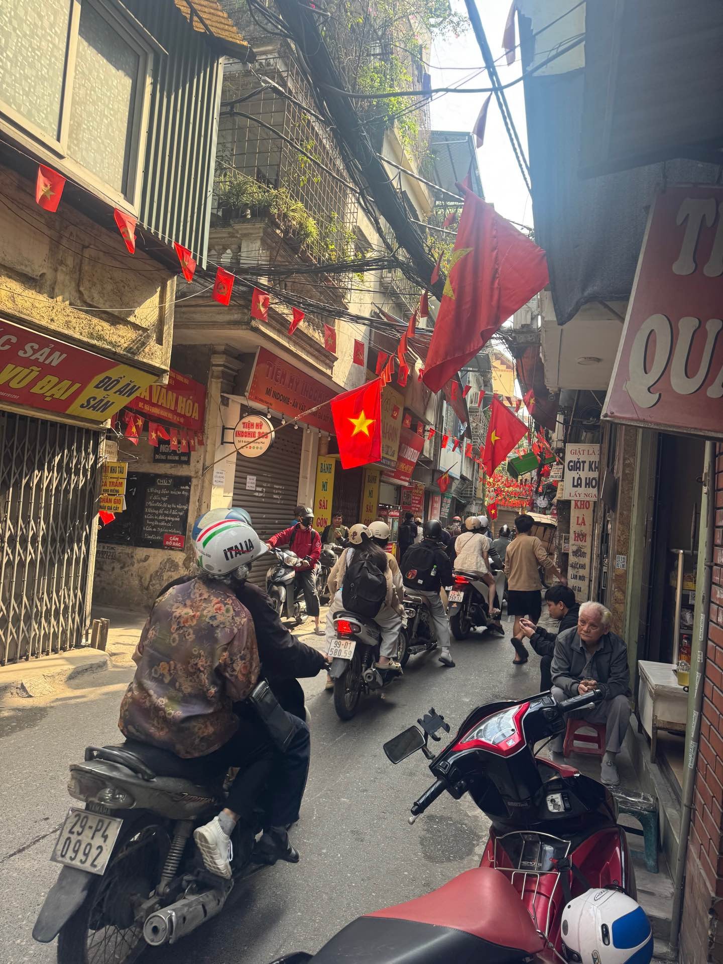 Bán nhà Hoàng Mai - diện tích 116m2 2 tầng - Chỉ có 1 mặt tiền - giá 36 tỷ