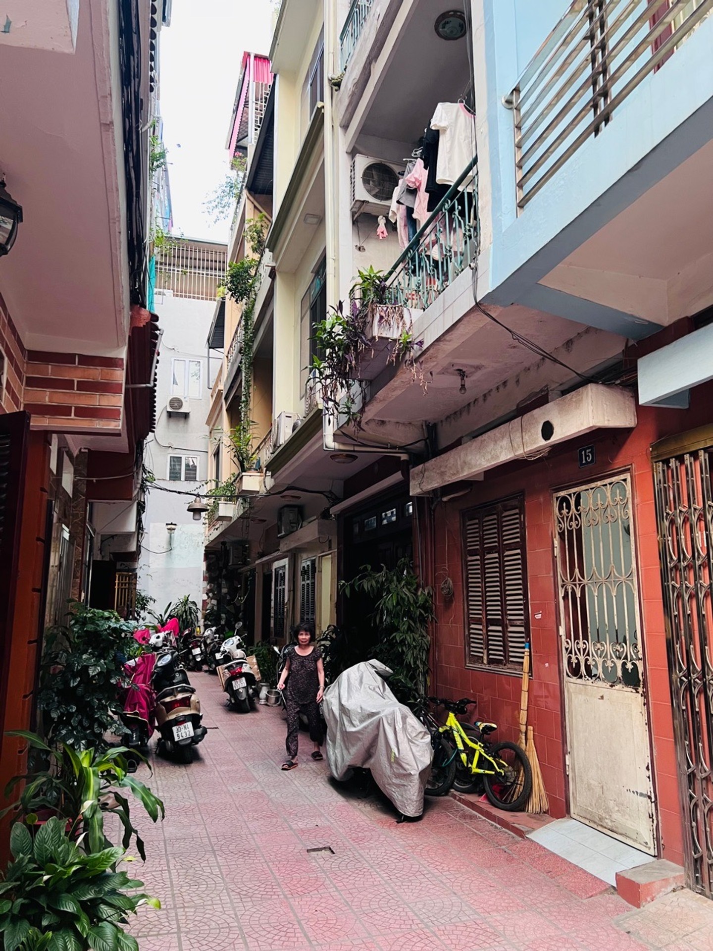 Bán nhà Hai Bà Trưng - diện tích 42m2 4 tầng - Ô tô đỗ cửa - giá 14,9 tỷ