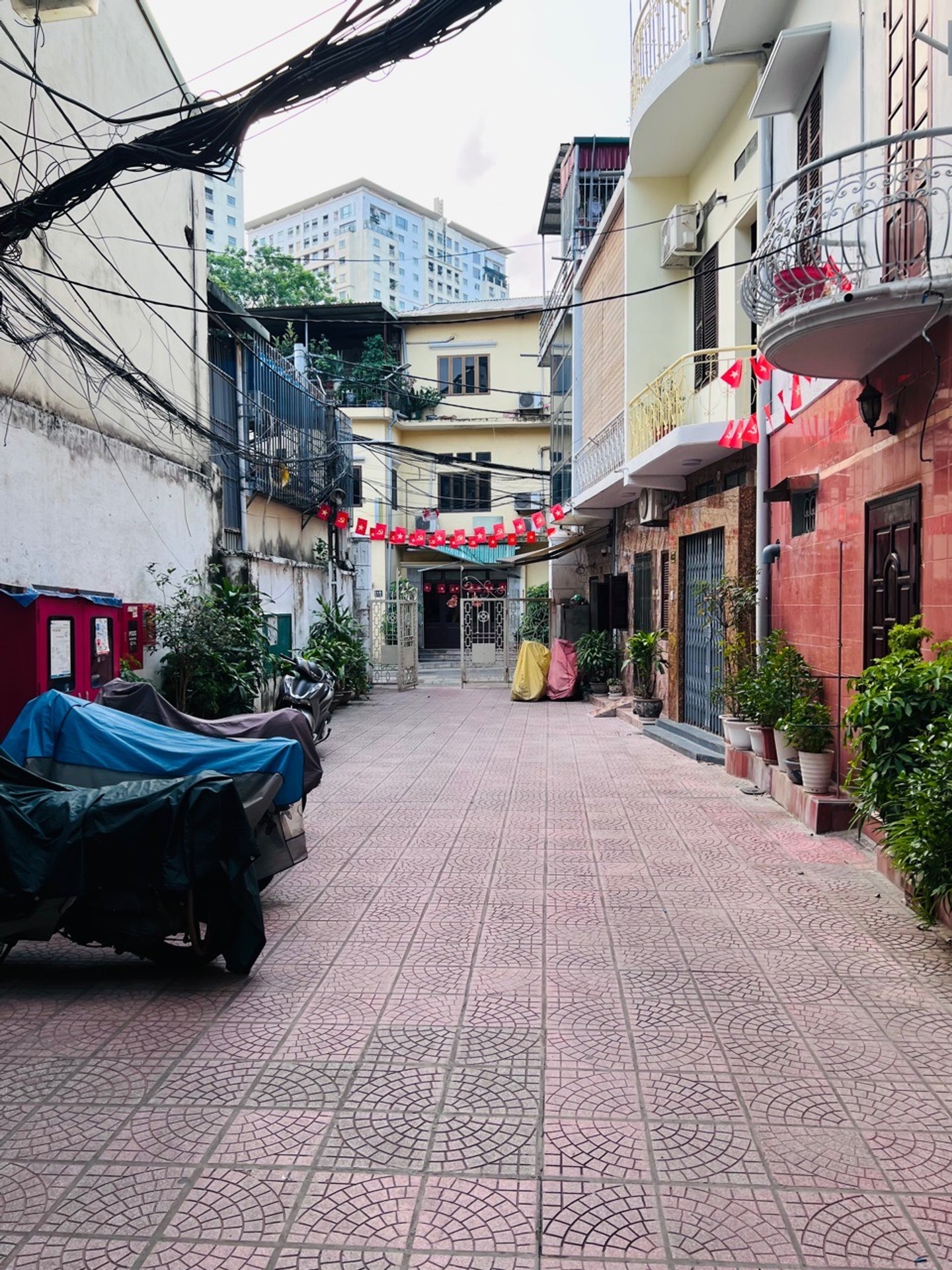 Bán nhà Hai Bà Trưng - diện tích 42m2 4 tầng - Ô tô đỗ cửa - giá 14,9 tỷ