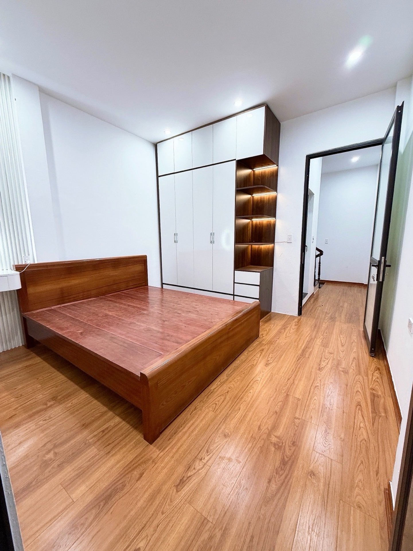 Bán nhà Lĩnh Nam - diện tích 24m2 4 tầng - Nhà đẹp hiếm có - giá 6,95 tỷ
