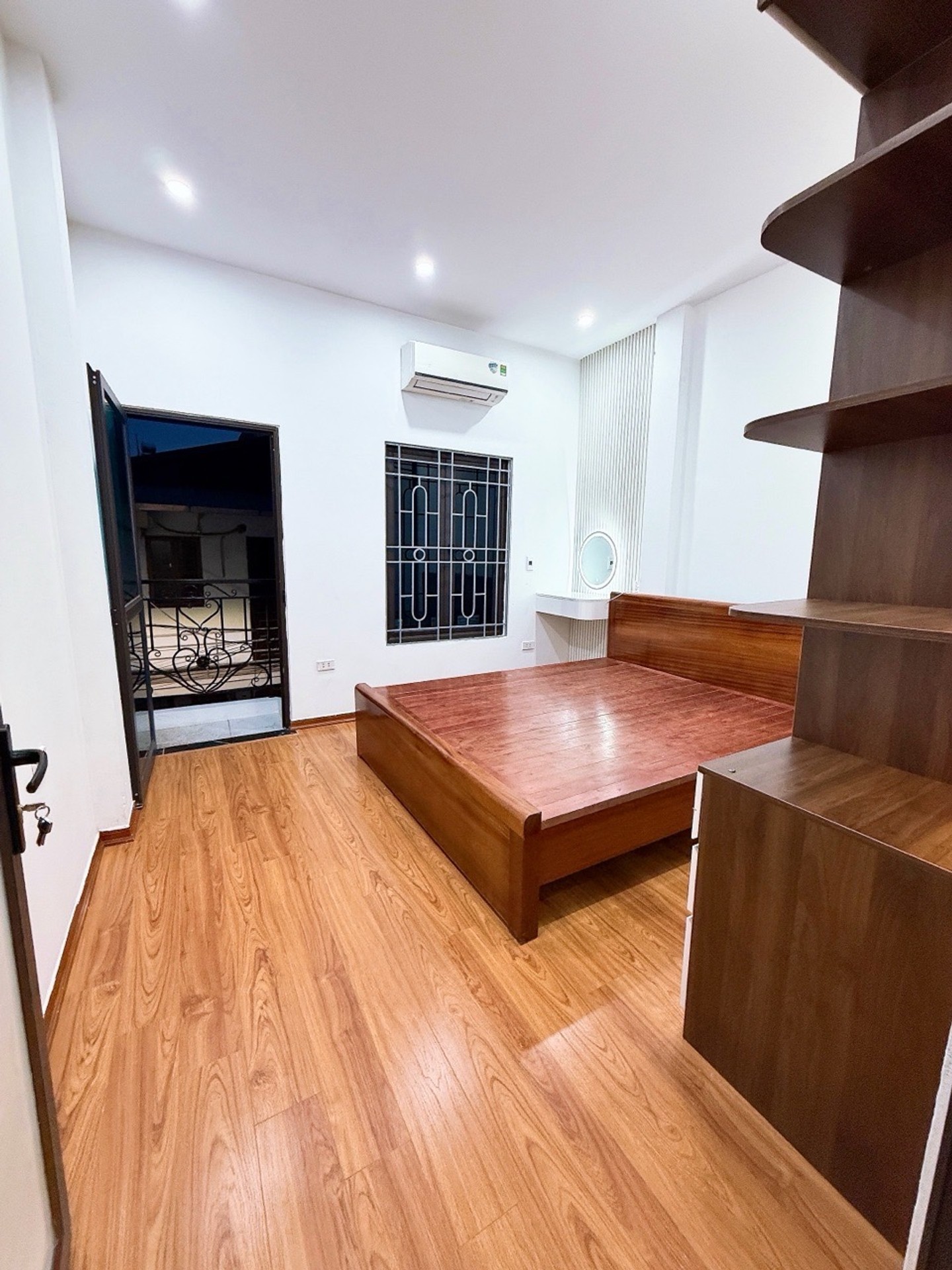 Bán nhà Lĩnh Nam - diện tích 24m2 4 tầng - Nhà đẹp hiếm có - giá 6,95 tỷ