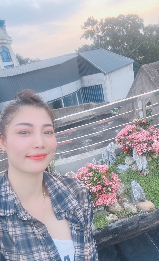 Bán nhà Bán đảo linh đàm - diện tích 50m2 5 tầng - ô tô hai tránh trước cửa - giá 14,8 tỷ