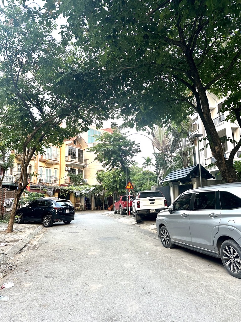 Bán nhà Bán đảo linh đàm - diện tích 50m2 5 tầng - ô tô hai tránh trước cửa - giá 14,8 tỷ