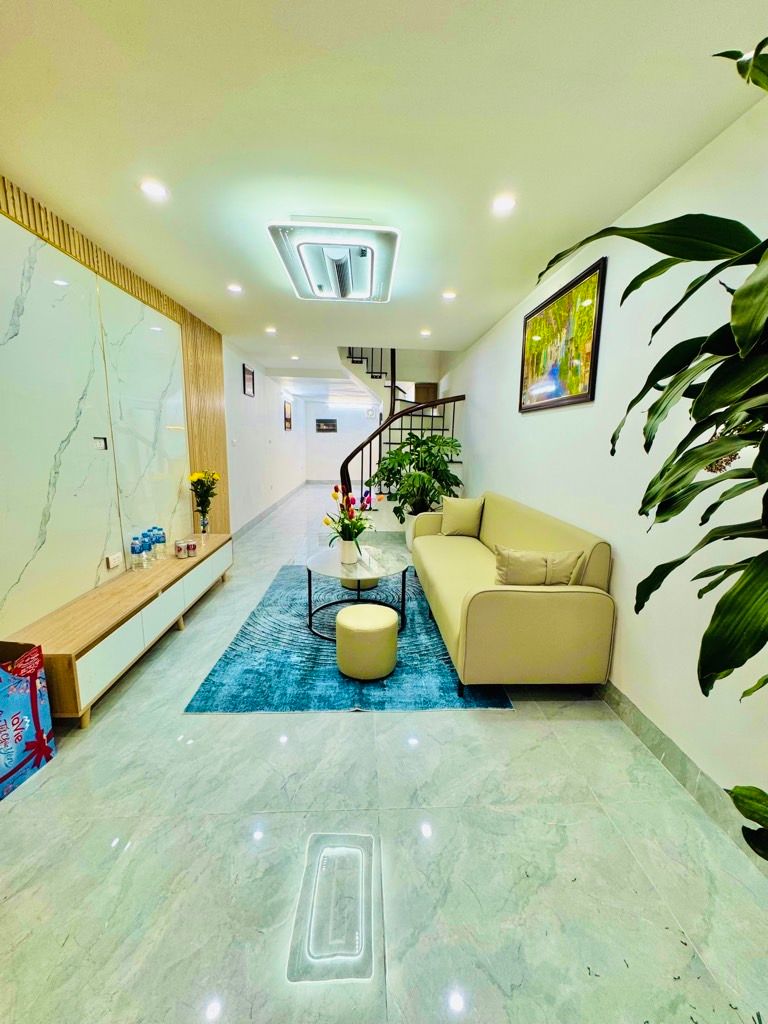 Bán nhà Lĩnh Nam - diện tích 44m2 3 tầng - Ngõ thông - giá 3,5 tỷ