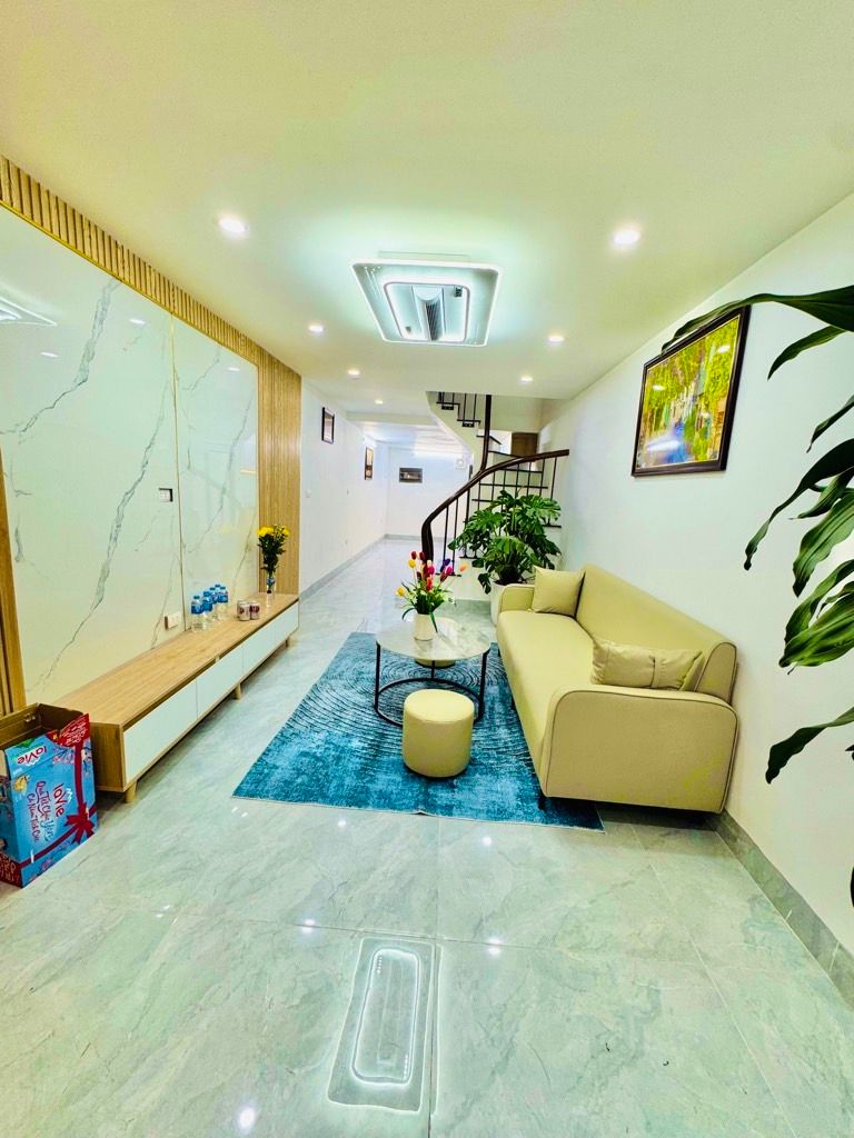 Bán nhà Lĩnh Nam - diện tích 44m2 3 tầng - Ngõ thông - giá 3,5 tỷ