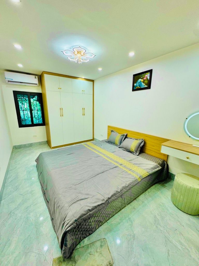 Bán nhà Lĩnh Nam - diện tích 44m2 3 tầng - Ngõ thông - giá 3,5 tỷ