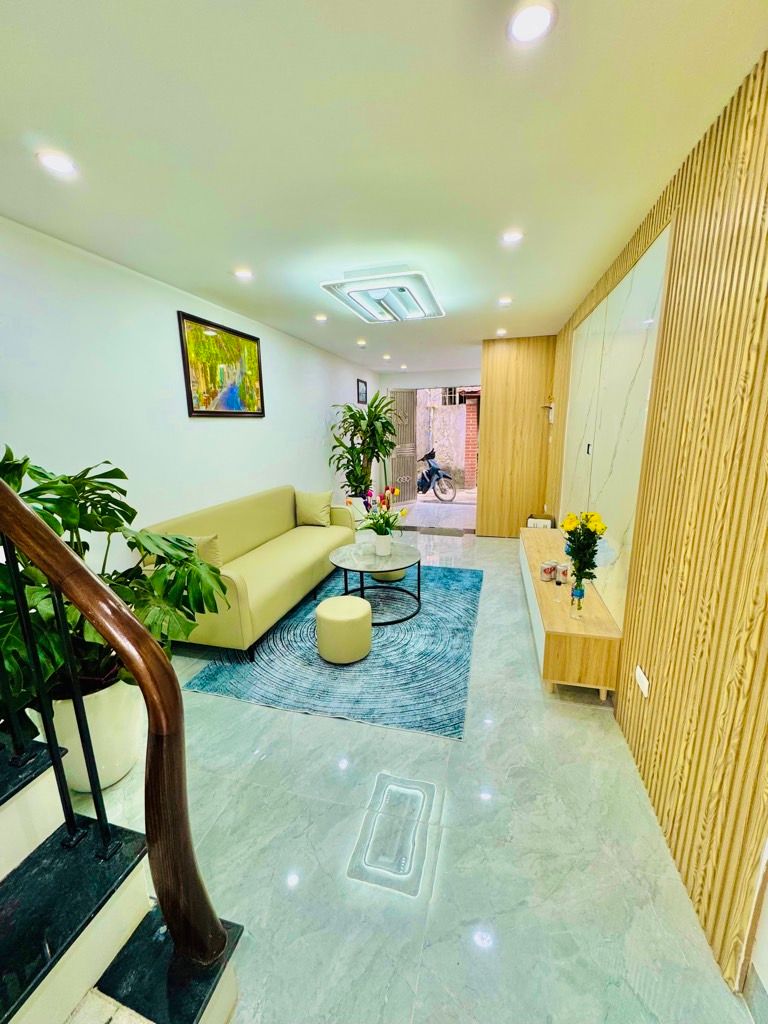 Bán nhà Lĩnh Nam - diện tích 44m2 3 tầng - Ngõ thông - giá 3,5 tỷ