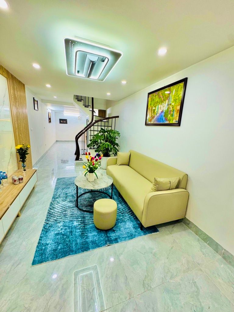 Bán nhà Lĩnh Nam - diện tích 44m2 3 tầng - Ngõ thông - giá 3,5 tỷ
