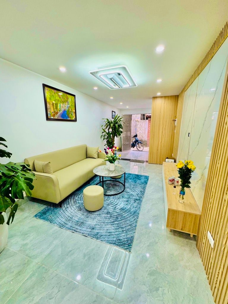 Bán nhà Lĩnh Nam - diện tích 44m2 3 tầng - Ngõ thông - giá 3,5 tỷ
