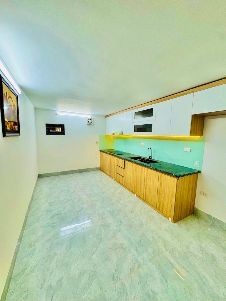 Bán nhà Lĩnh Nam - diện tích 44m2 3 tầng - Ngõ thông - giá 3,5 tỷ