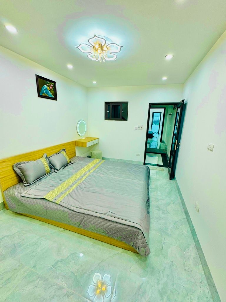 Bán nhà Lĩnh Nam - diện tích 44m2 3 tầng - Ngõ thông - giá 3,5 tỷ