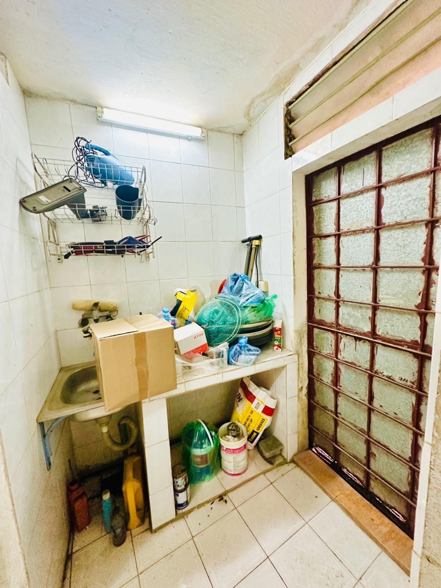Bán nhà Tân Mai - diện tích 35m2 3 tầng - LÔ GÓC 2M RA CHỢ - giá 3,7 tỷ