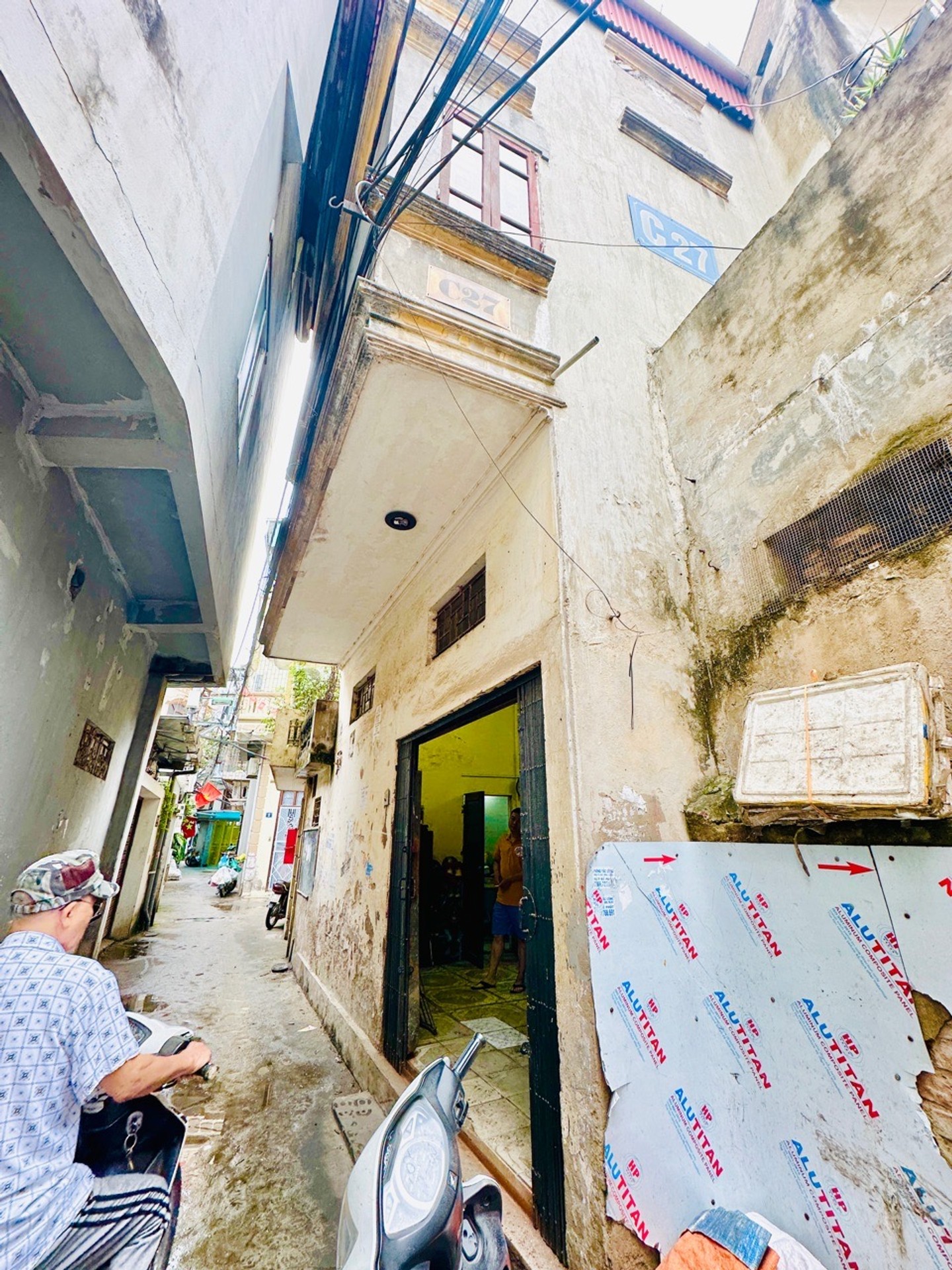 Bán nhà Tân Mai - diện tích 35m2 3 tầng - LÔ GÓC 2M RA CHỢ - giá 3,7 tỷ