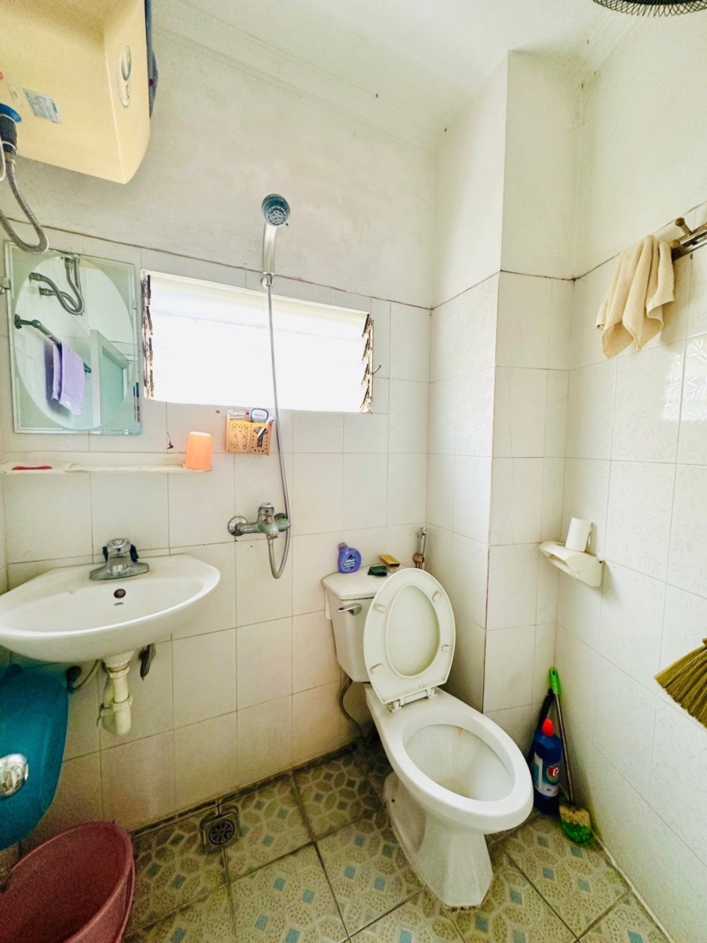Bán nhà Tân Mai - diện tích 35m2 3 tầng - LÔ GÓC 2M RA CHỢ - giá 3,7 tỷ