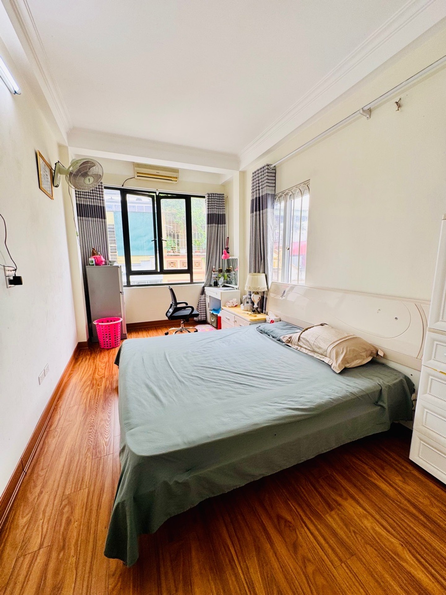 Bán nhà Nguyễn Chính - diện tích 30m2 5 tầng - Ô tô tránh - giá 9,9 tỷ