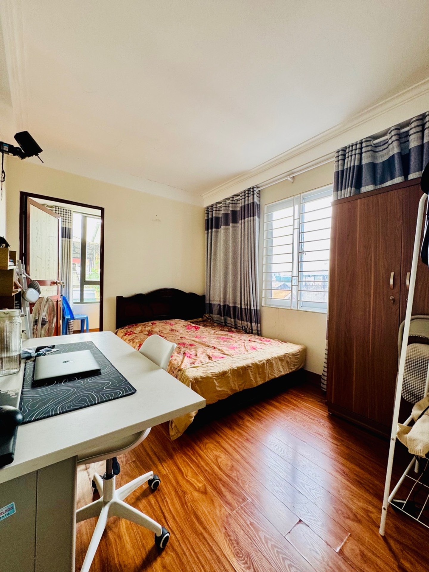Bán nhà Nguyễn Chính - diện tích 30m2 5 tầng - Ô tô tránh - giá 9,9 tỷ