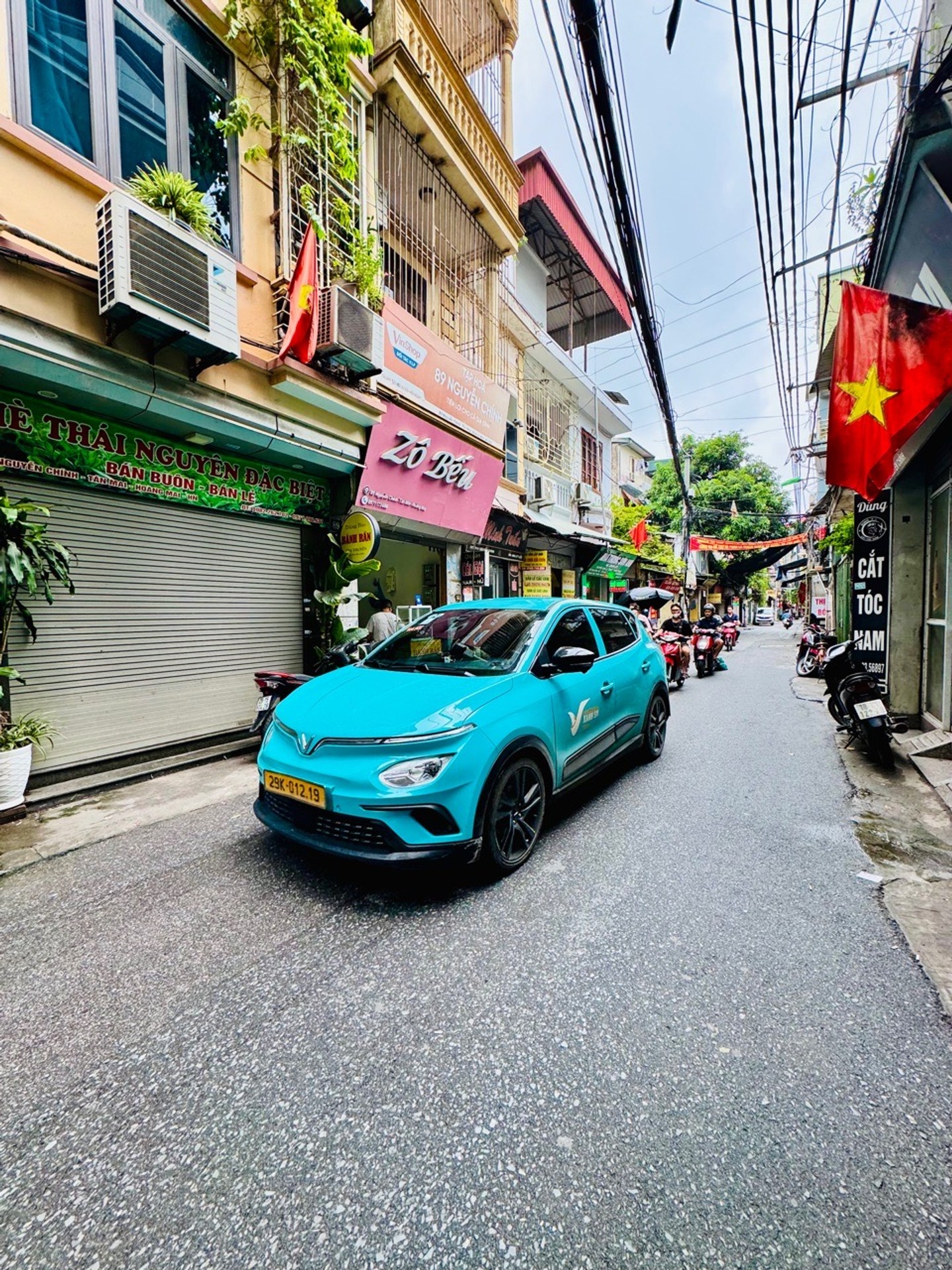 Bán nhà Nguyễn Chính - diện tích 30m2 5 tầng - Ô tô tránh - giá 9,9 tỷ