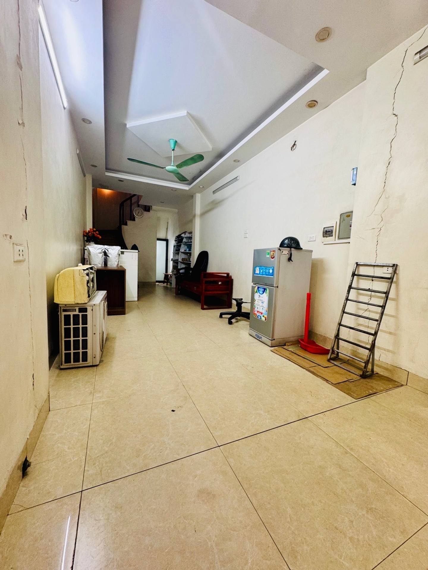 Bán nhà Nguyễn Chính - diện tích 30m2 5 tầng - Ô tô tránh - giá 9,9 tỷ