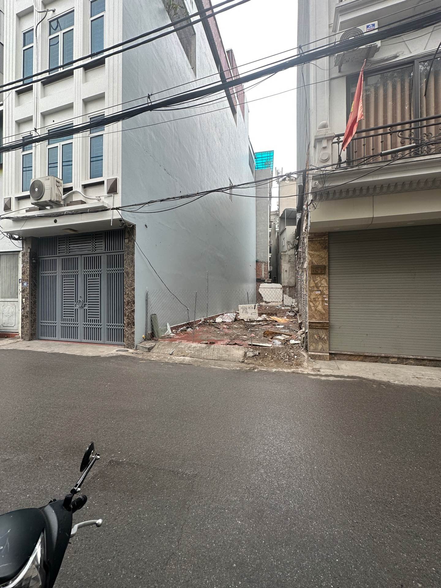 Bán nhà Nguyễn Chính - diện tích 104m2 0 tầng - Mảnh đất đẹp còn sót lại - giá 26,5 tỷ