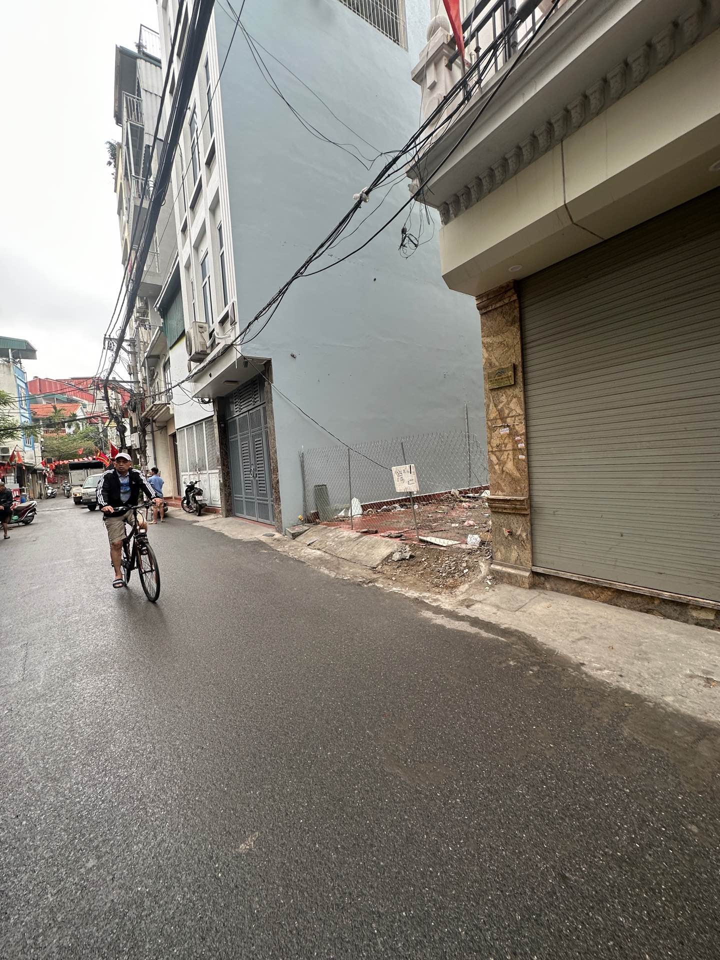 Bán nhà Nguyễn Chính - diện tích 104m2 0 tầng - Mảnh đất đẹp còn sót lại - giá 26,5 tỷ