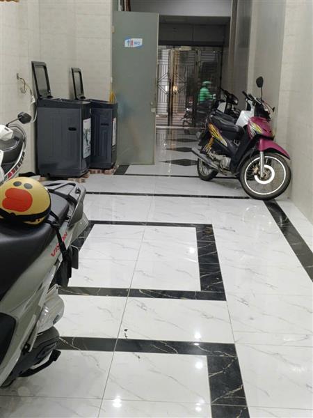 Bán nhà Giáp Bát - diện tích 192m2 3 tầng - Nhà mặt phố gần Bến xe Giáp Bát - giá 32 tỷ