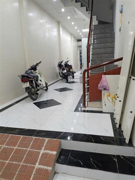 Bán nhà Giáp Bát - diện tích 192m2 3 tầng - Nhà mặt phố gần Bến xe Giáp Bát - giá 32 tỷ