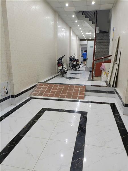 Bán nhà Giáp Bát - diện tích 192m2 3 tầng - Nhà mặt phố gần Bến xe Giáp Bát - giá 32 tỷ
