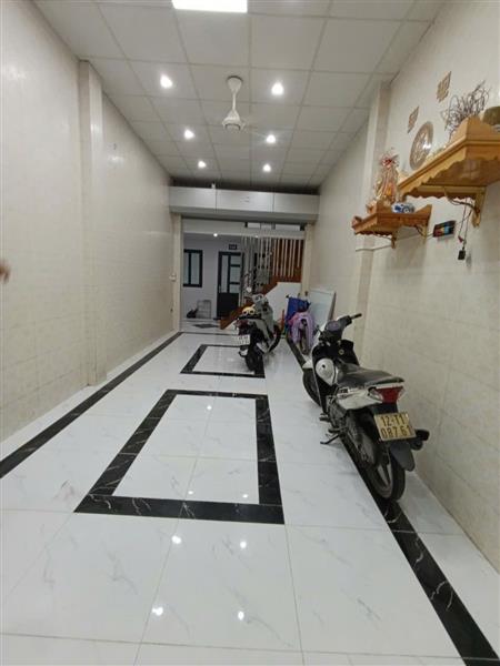 Bán nhà Giáp Bát - diện tích 192m2 3 tầng - Nhà mặt phố gần Bến xe Giáp Bát - giá 32 tỷ