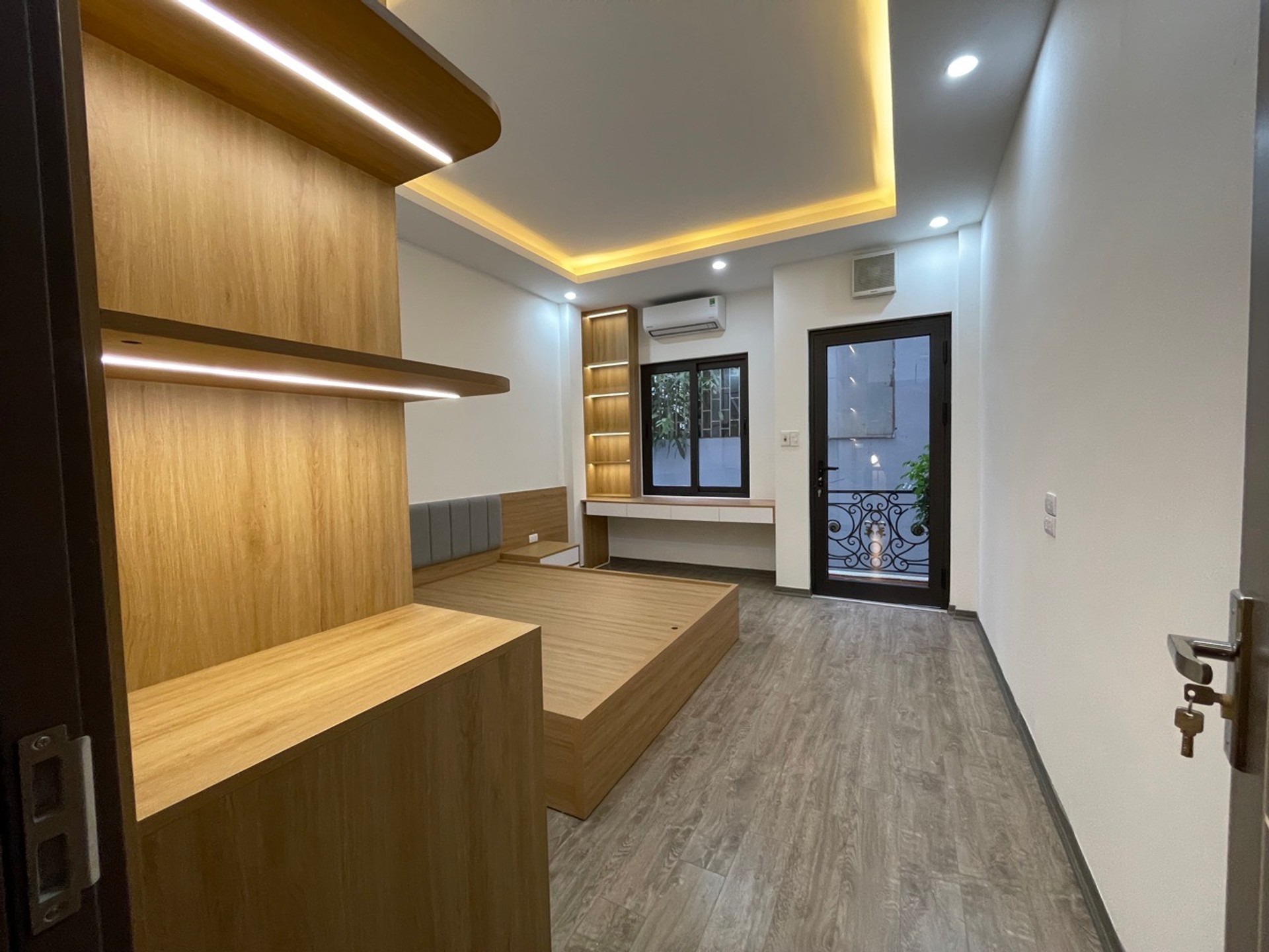 Bán nhà Hoàng Mai - diện tích 33m2 6 tầng - Nhà đẹp hiếm có - giá 8,4 tỷ