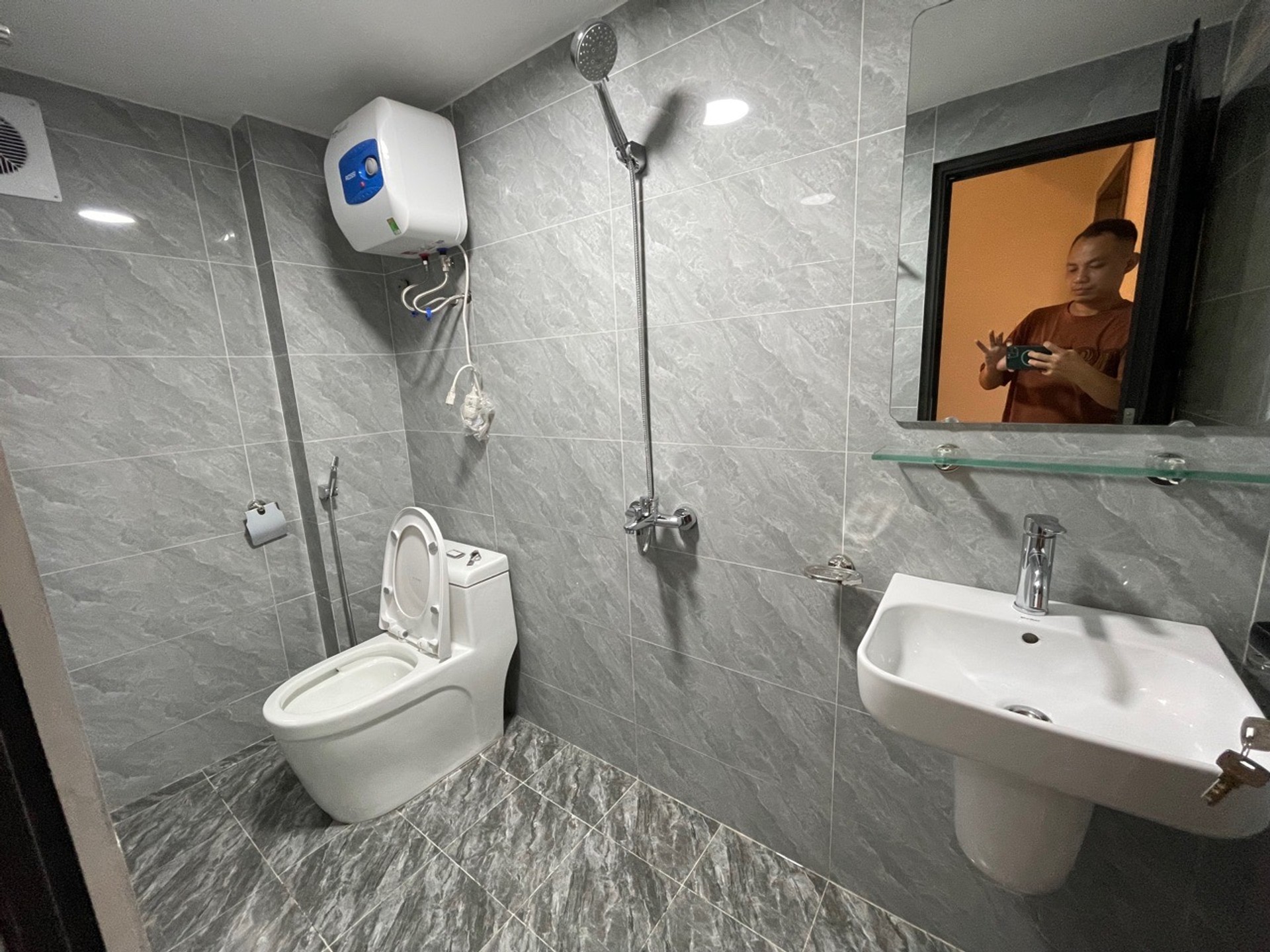 Bán nhà Hoàng Mai - diện tích 33m2 6 tầng - Nhà đẹp hiếm có - giá 8,4 tỷ
