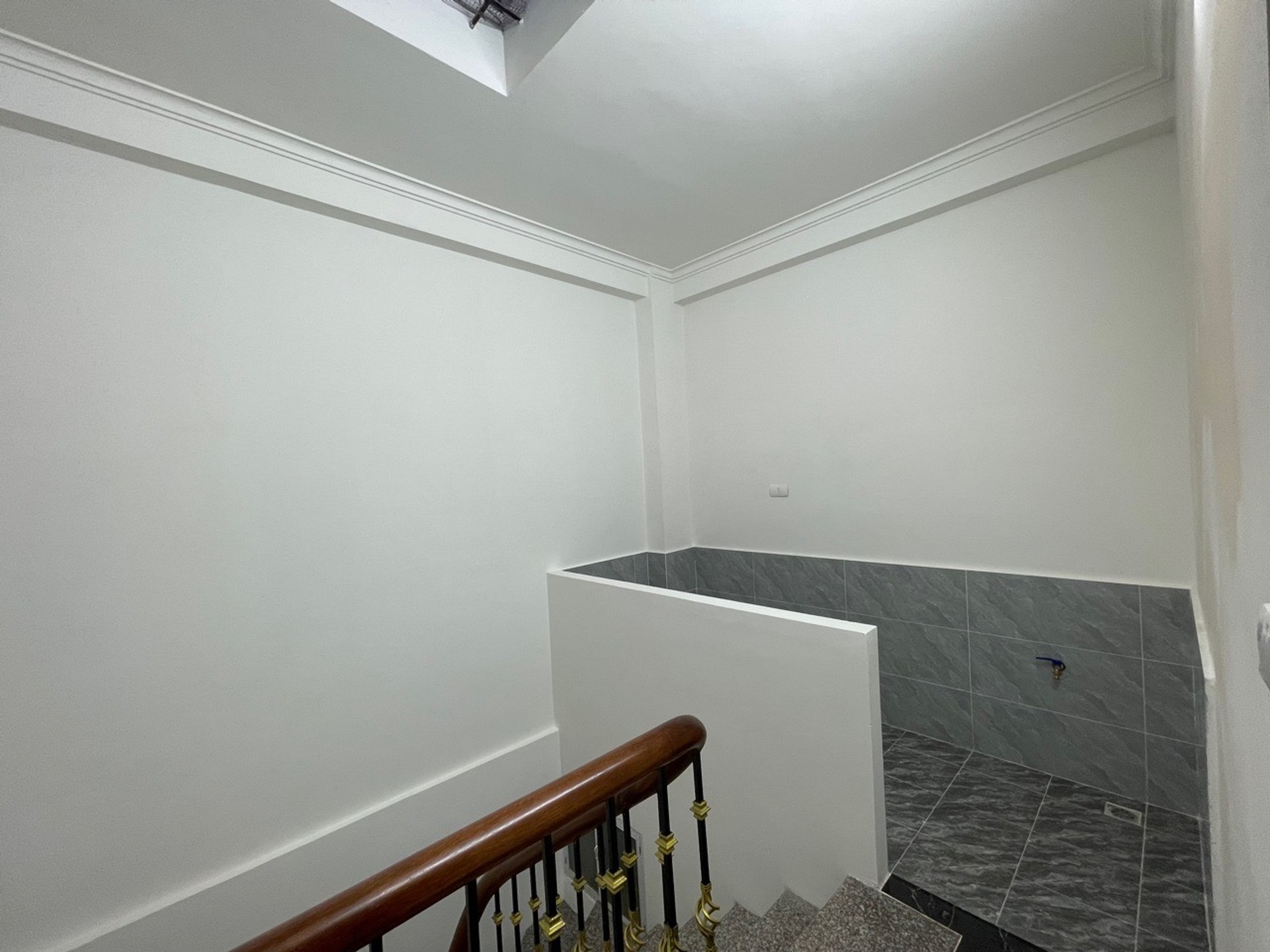 Bán nhà Hoàng Mai - diện tích 33m2 6 tầng - Nhà đẹp hiếm có - giá 8,4 tỷ