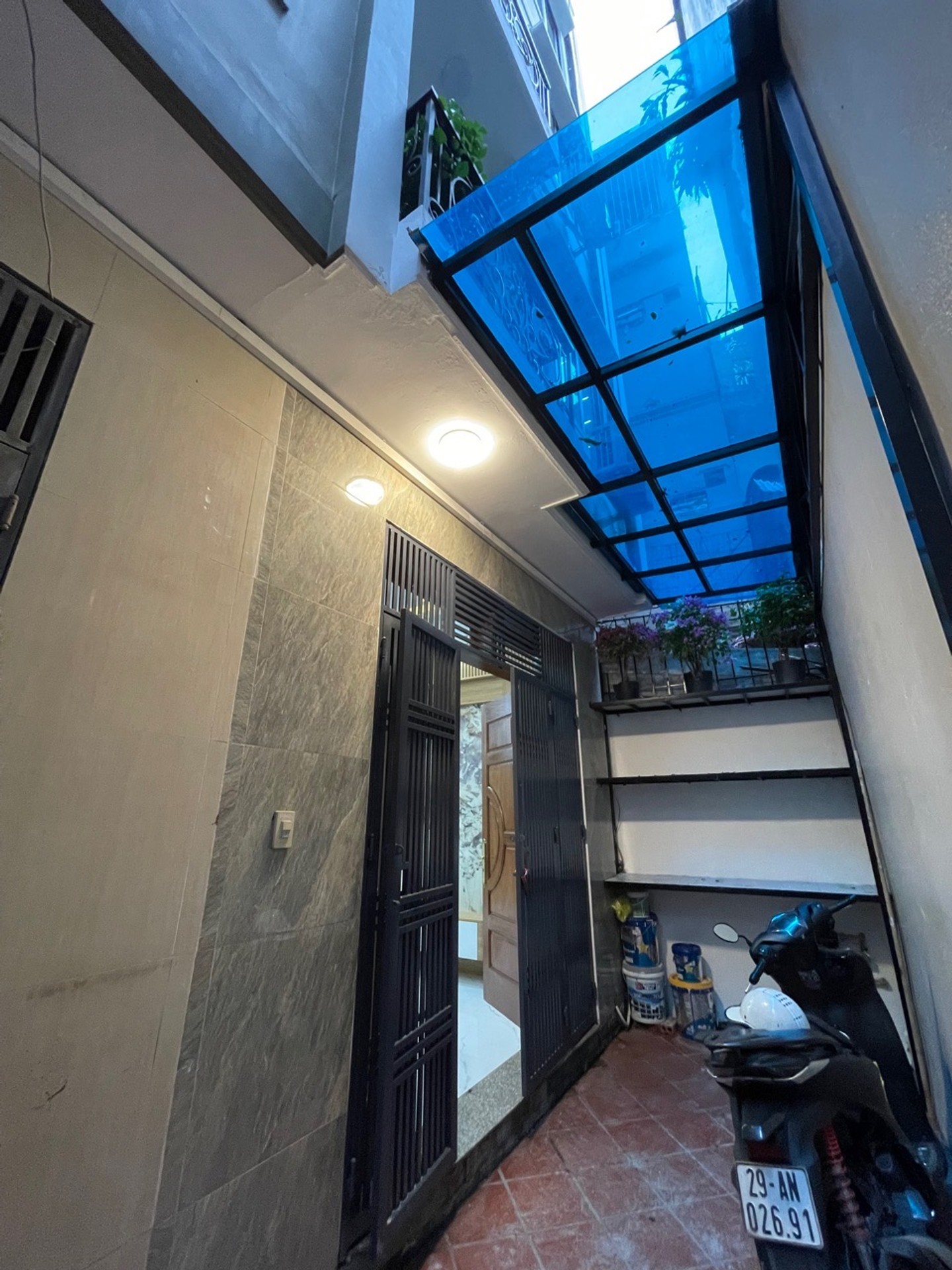 Bán nhà Hoàng Mai - diện tích 33m2 6 tầng - Nhà đẹp hiếm có - giá 8,4 tỷ