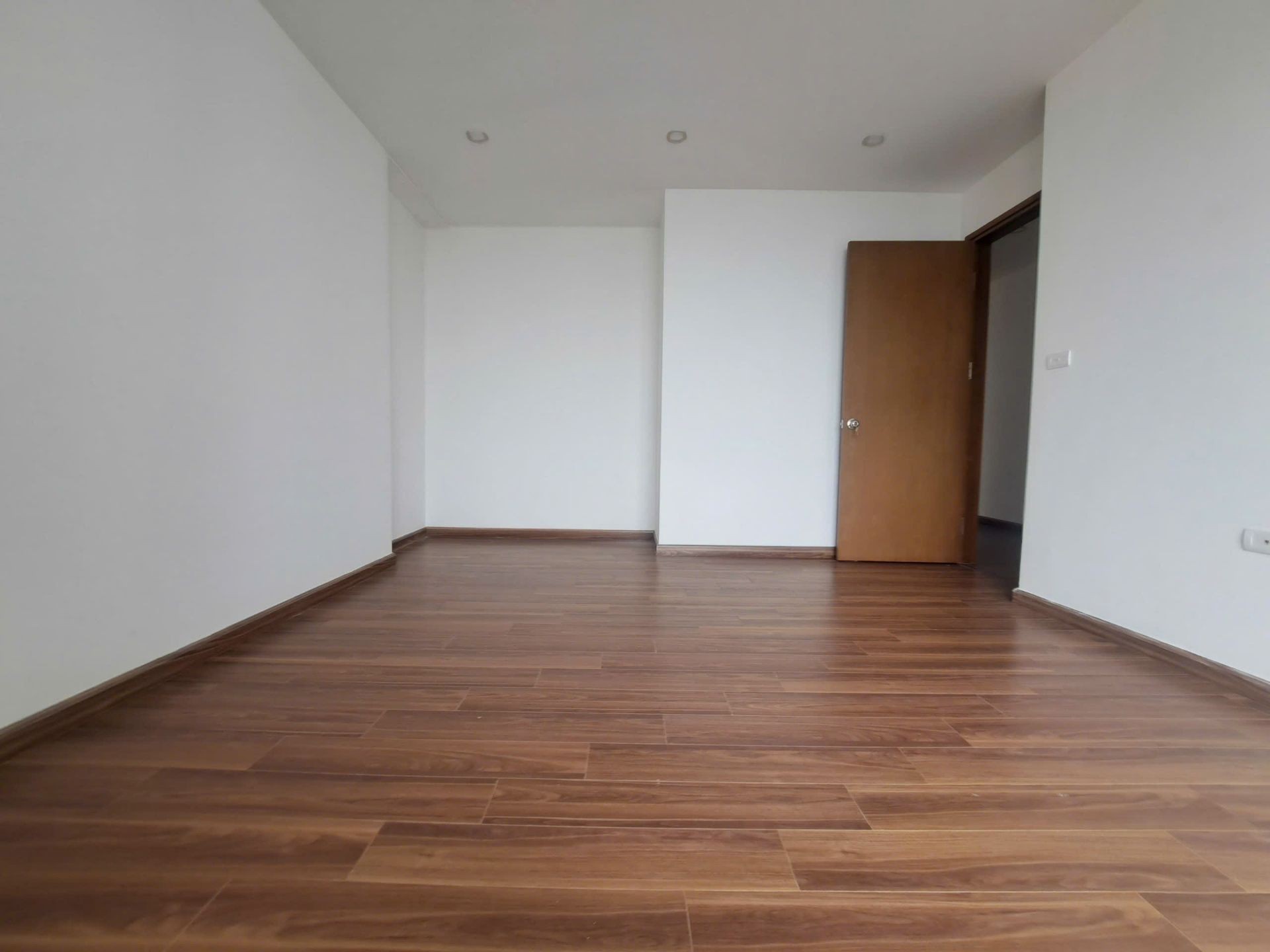 Bán nhà Hoàng Mai - diện tích 122m2 1 tầng - Căn hộ tầng thấp thoáng mát - giá 8,4 tỷ