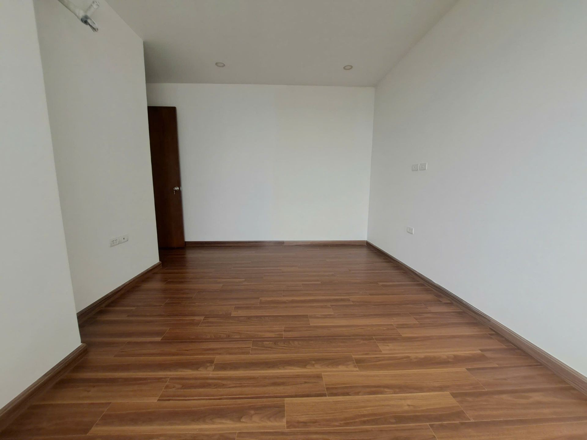 Bán nhà Hoàng Mai - diện tích 122m2 1 tầng - Căn hộ tầng thấp thoáng mát - giá 8,4 tỷ