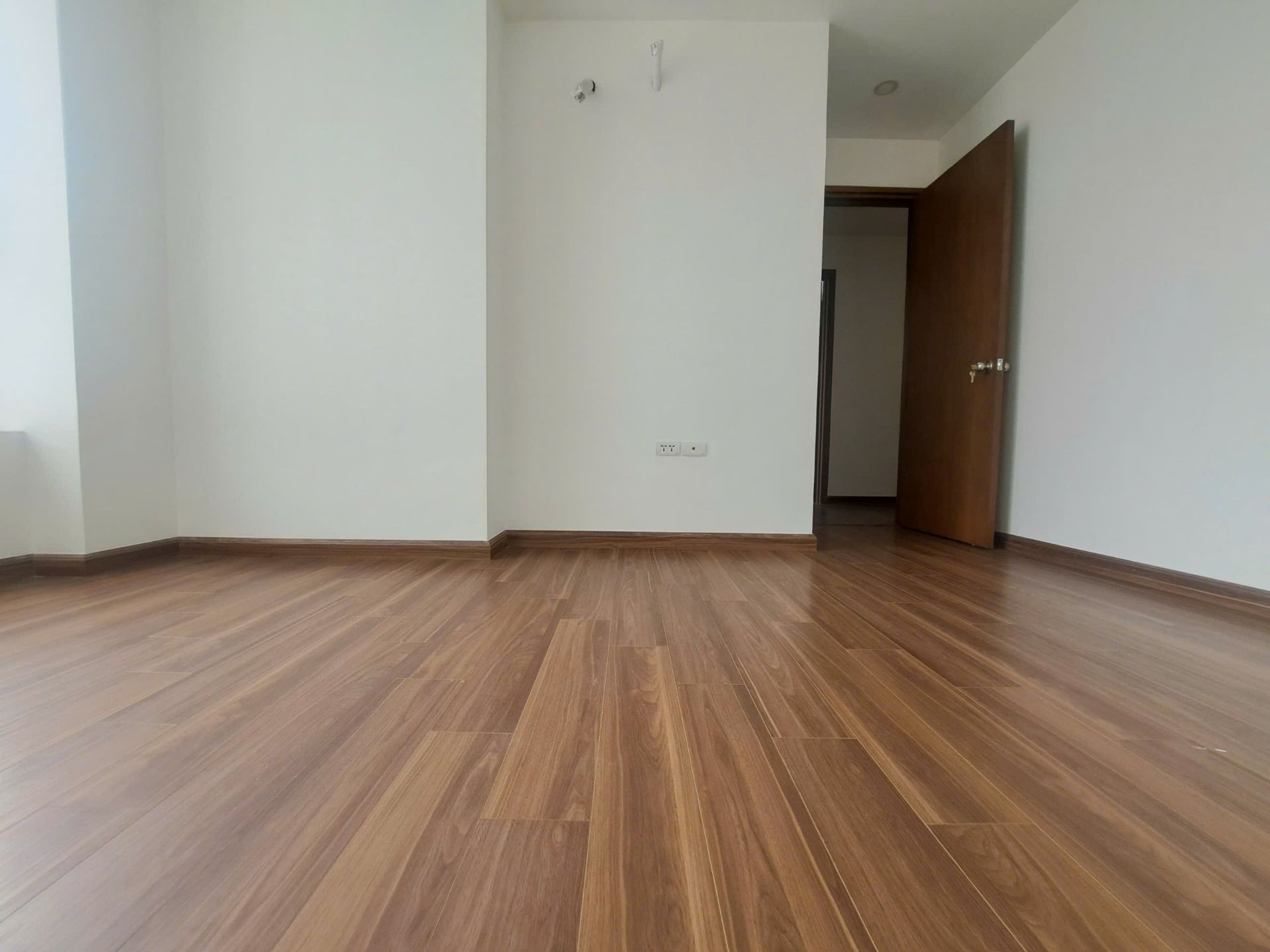 Bán nhà Hoàng Mai - diện tích 122m2 1 tầng - Căn hộ tầng thấp thoáng mát - giá 8,4 tỷ