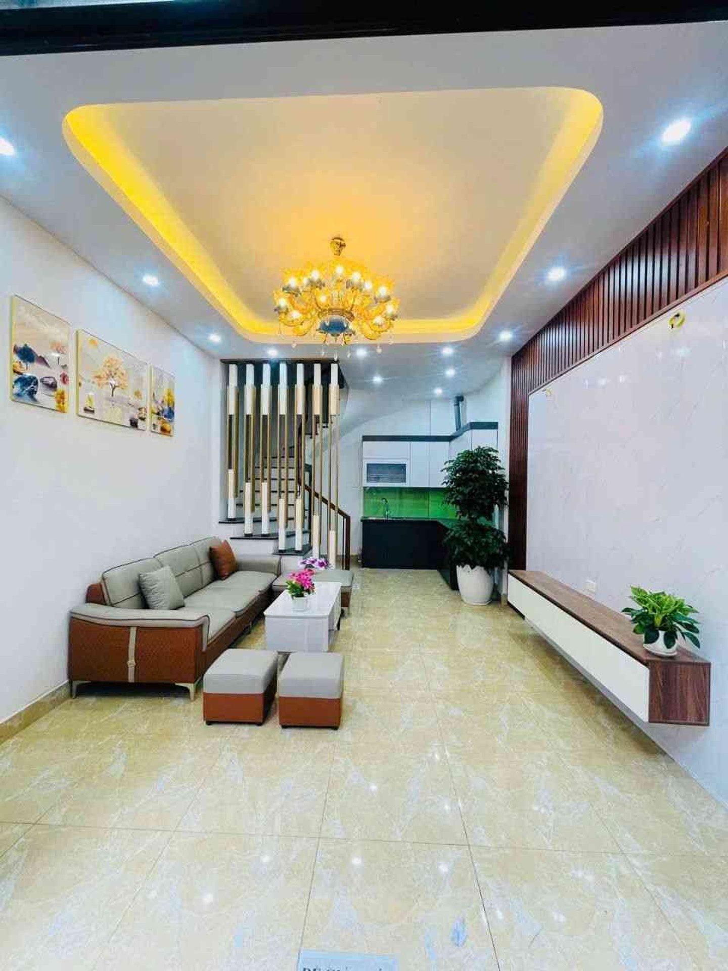 Bán nhà Vĩnh Hưng - diện tích 37m2 4 tầng - Ô tô tránh - giá 7,35 tỷ
