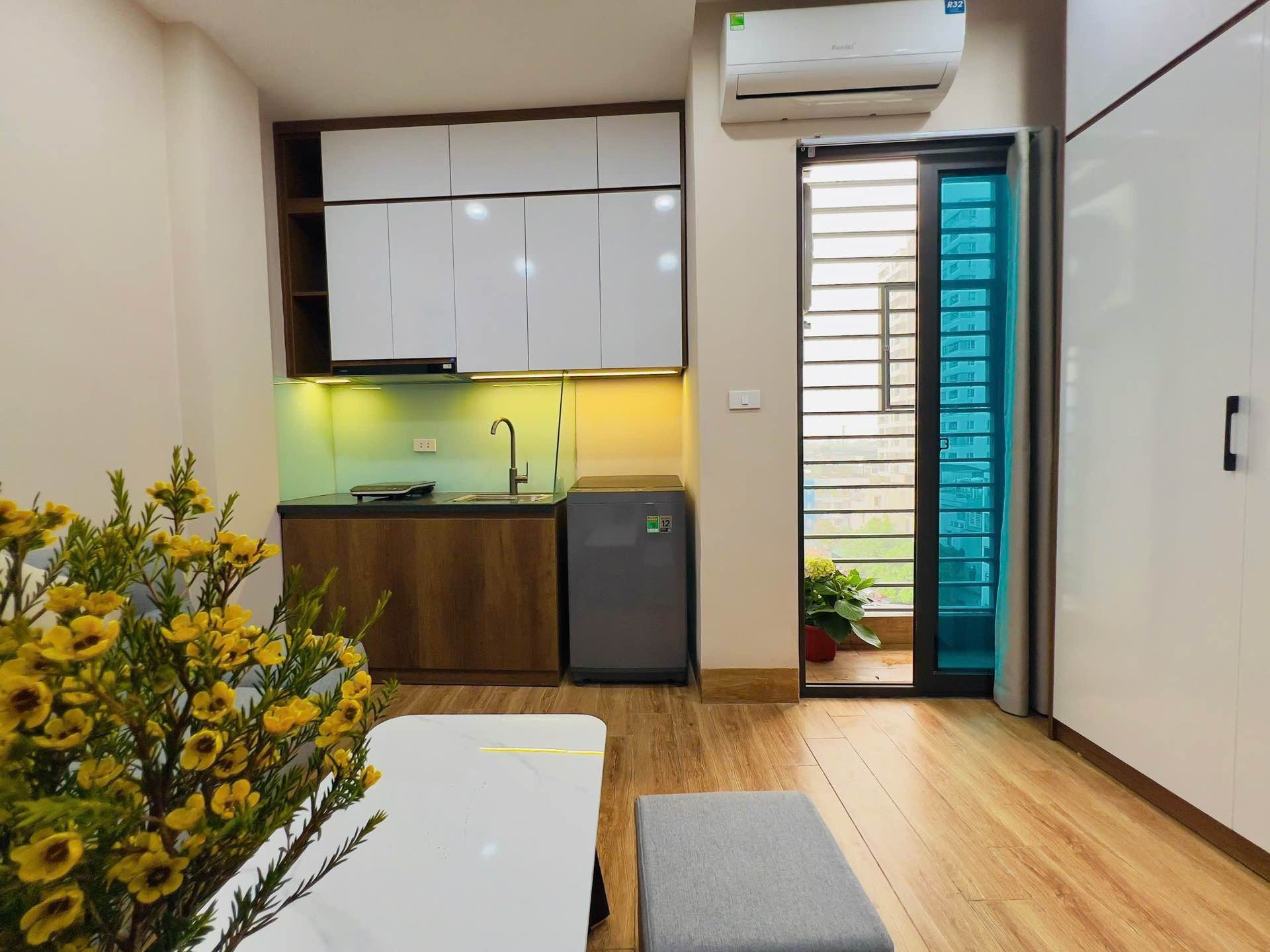 Bán nhà Vương Thừa Vũ - diện tích 65m2 8 tầng - ô tô tránh - giá 30 tỷ