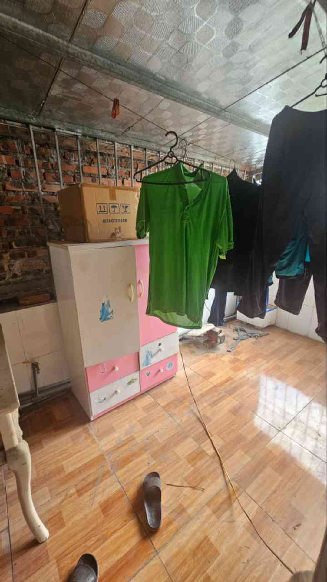 Bán nhà Đông Thiên - diện tích 37m2 2 tầng - Ô tô nhỏ đỗ cổng - giá 1,6 tỷ