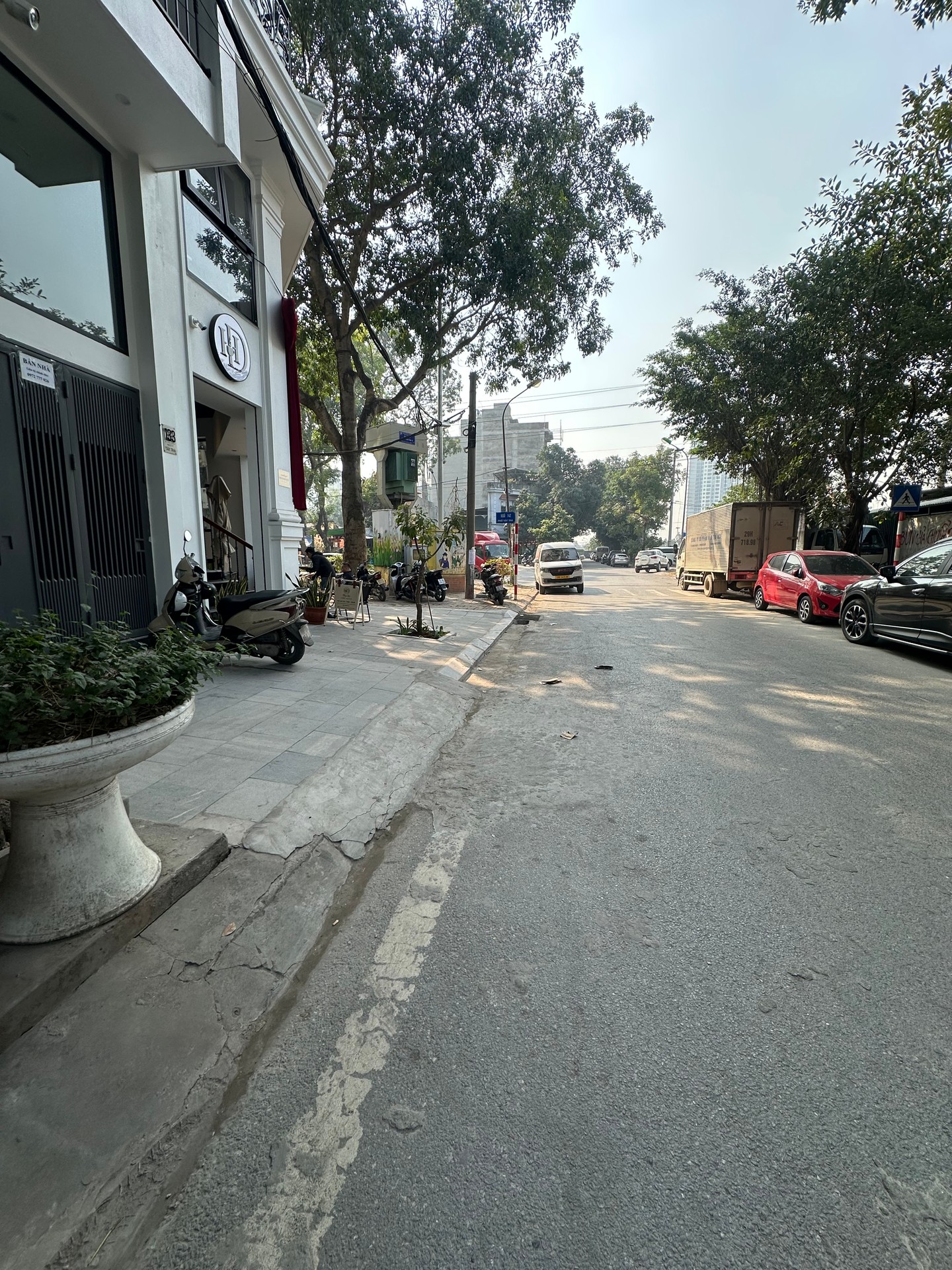Bán nhà Tây Trà - diện tích 40m2 7 tầng - Ô tô tránh - giá 18,8 tỷ