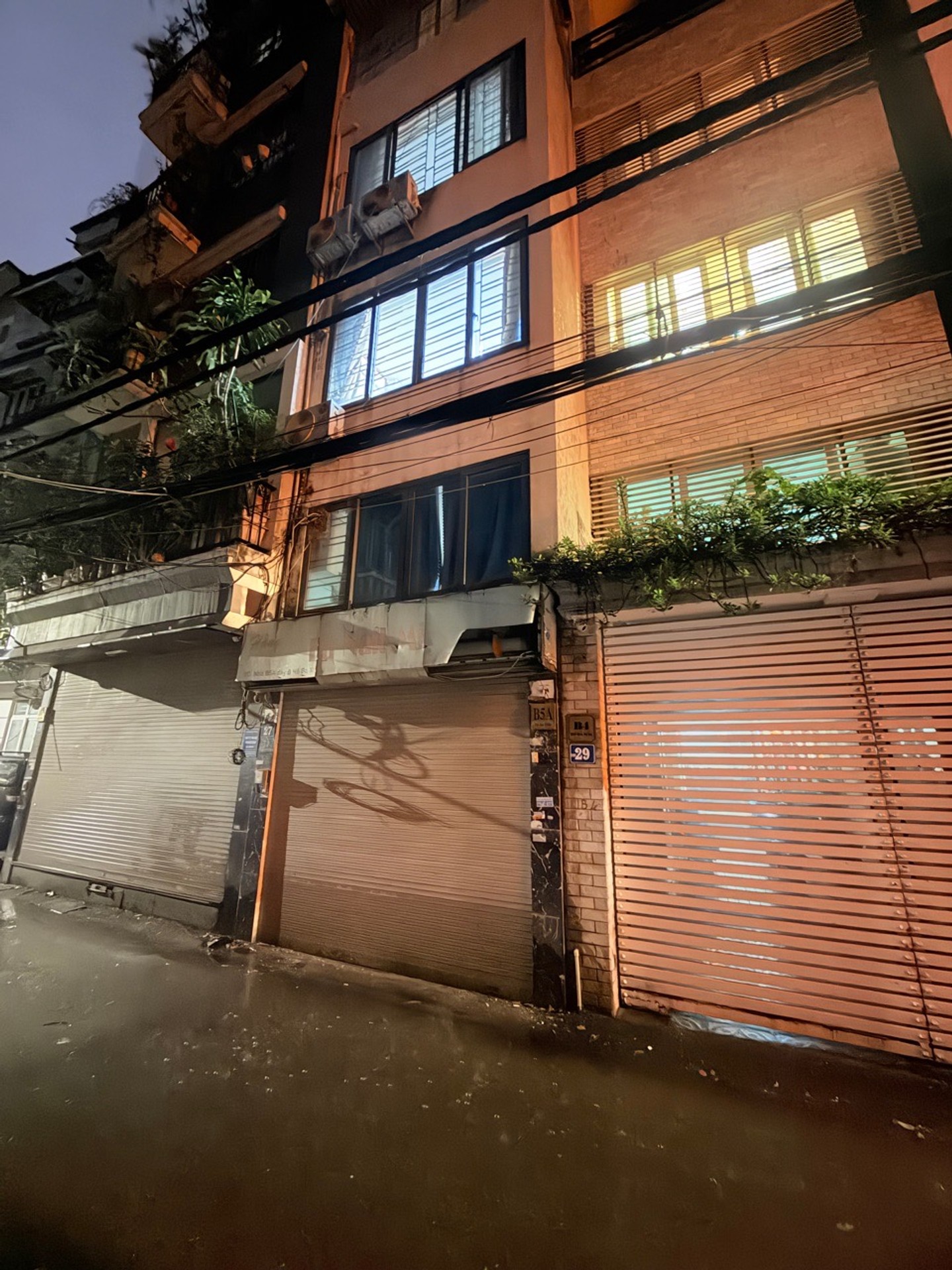 Bán nhà Ô Đồng Lầm - diện tích 32m2 5 tầng - ô tô vào nhà - giá 12,5 tỷ